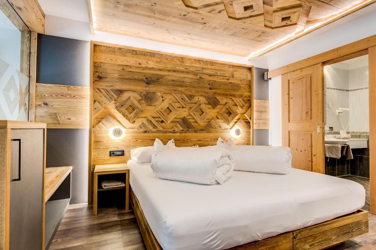 Hotel Muliac เซลวาดีวัลการ์เดนา ภายนอก รูปภาพ