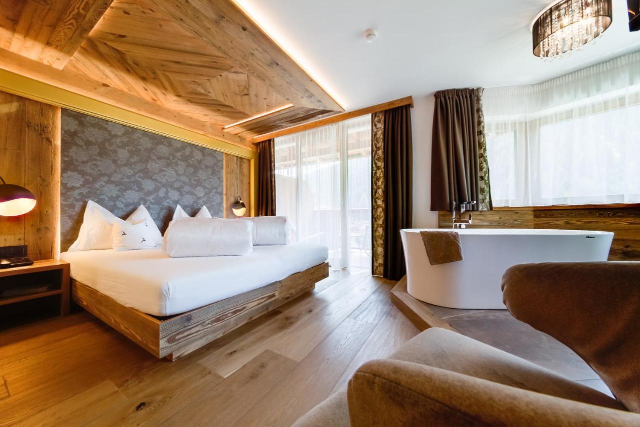 Hotel Muliac เซลวาดีวัลการ์เดนา ภายนอก รูปภาพ