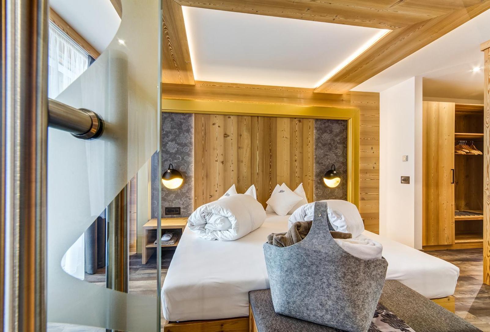 Hotel Muliac เซลวาดีวัลการ์เดนา ภายนอก รูปภาพ