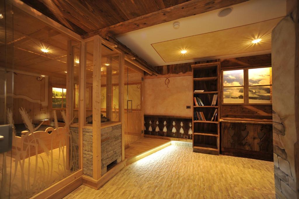 Hotel Muliac เซลวาดีวัลการ์เดนา ภายนอก รูปภาพ