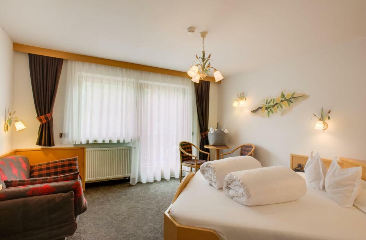 Hotel Muliac เซลวาดีวัลการ์เดนา ภายนอก รูปภาพ